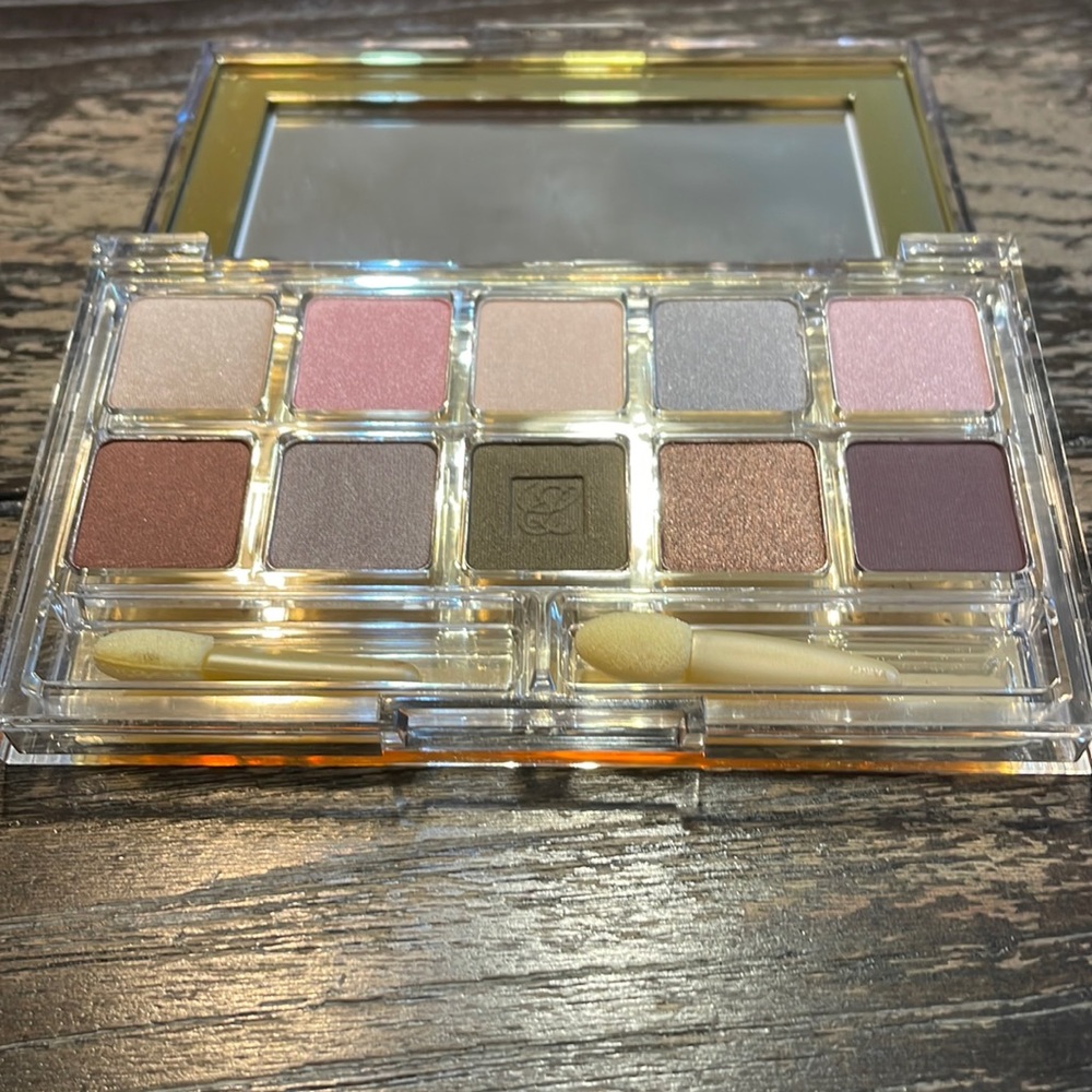 Estée Lauder Deluxe Pure Color Eyeshadow Palette. Never used